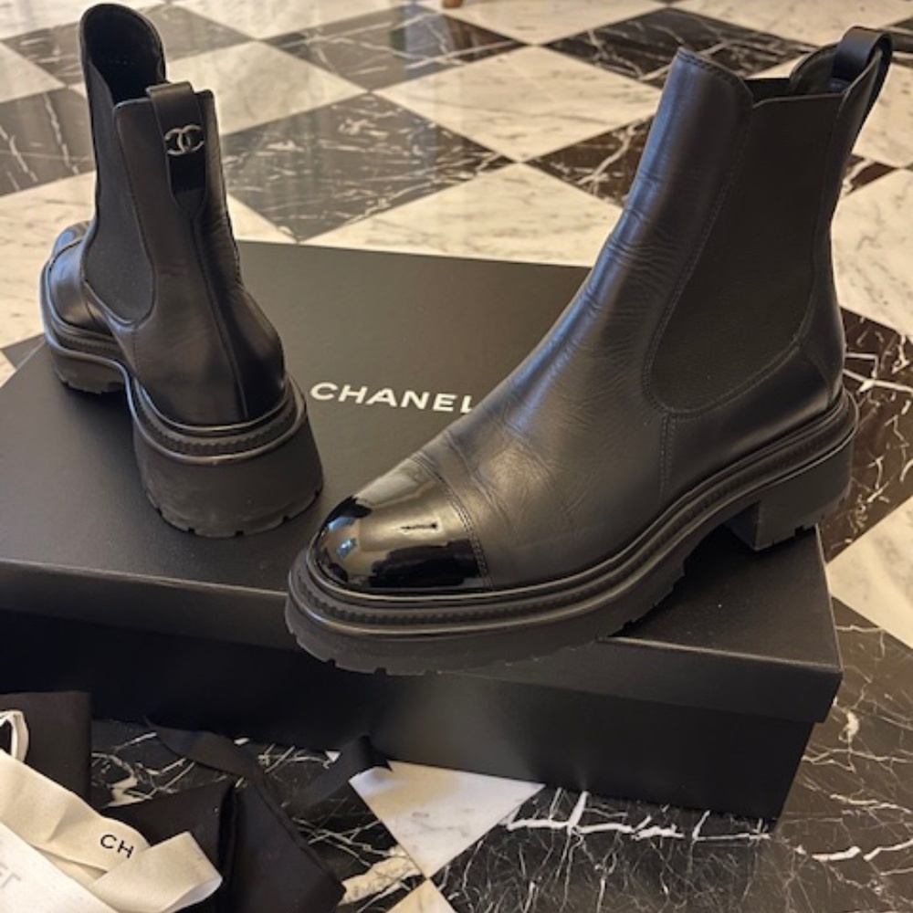 Chanel Calfskin Patent Cap Toe Ankle Boots 38 Black